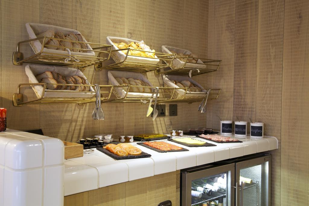 The Z Hotel Soho Лондон Экстерьер фото