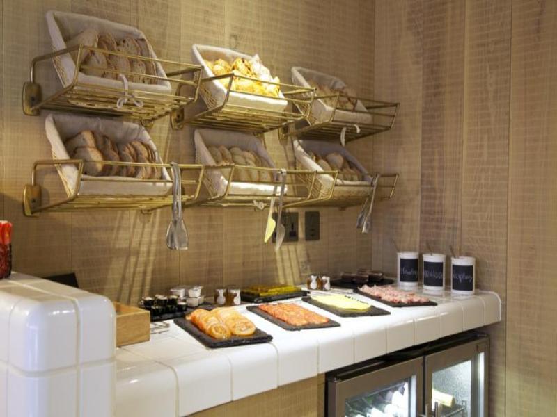 The Z Hotel Soho Лондон Экстерьер фото