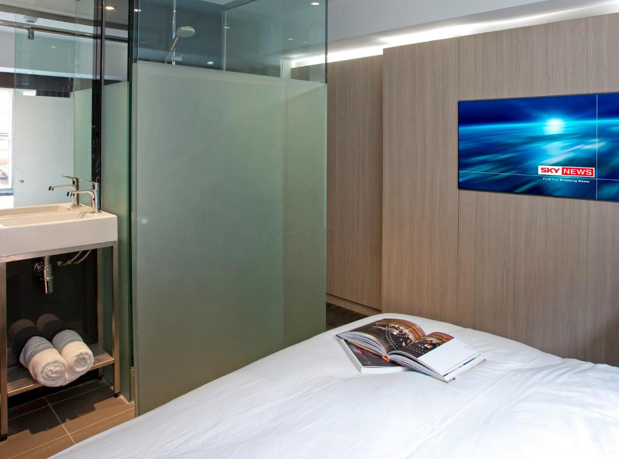 The Z Hotel Soho Лондон Экстерьер фото
